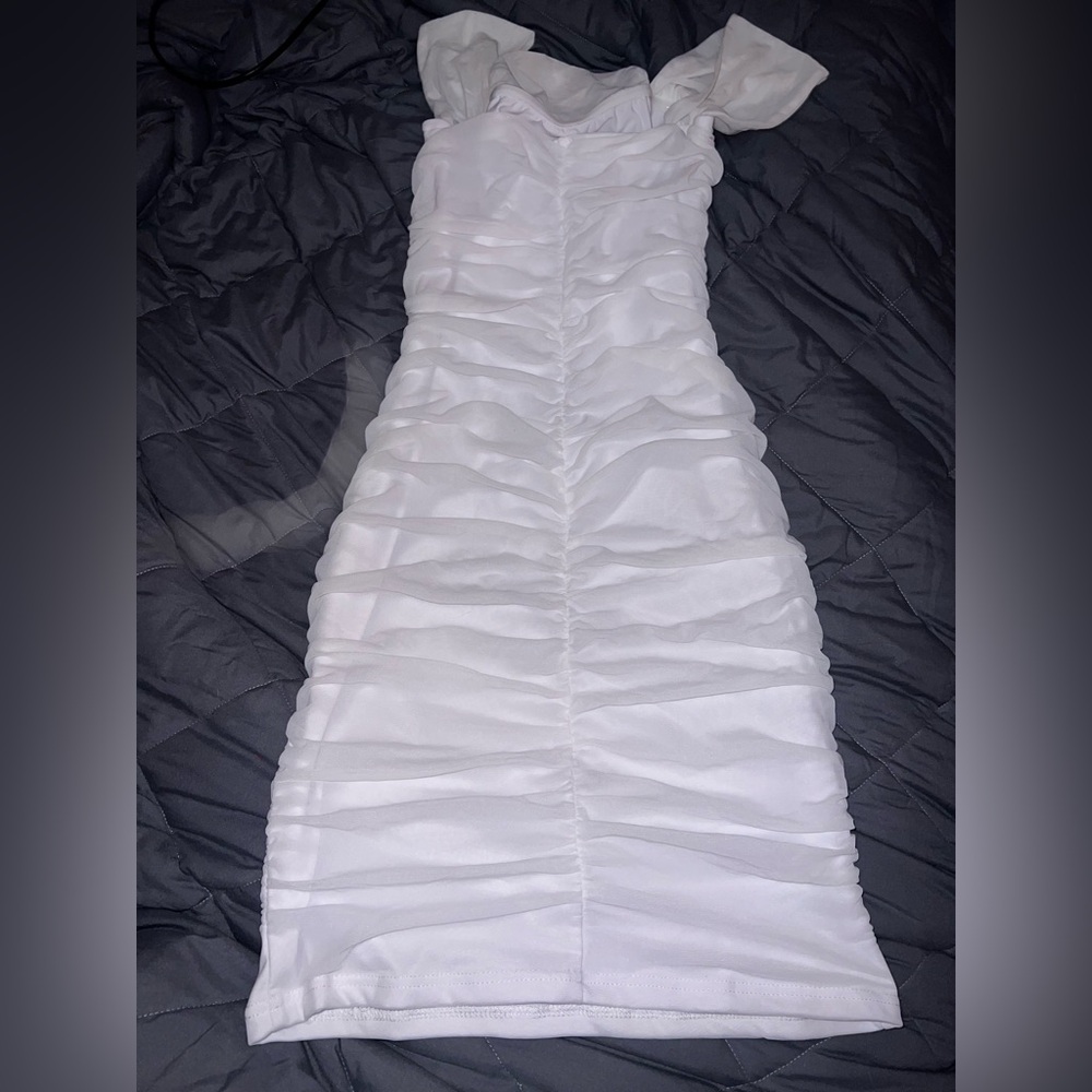 Chic White Dress - Picture 3 of 3